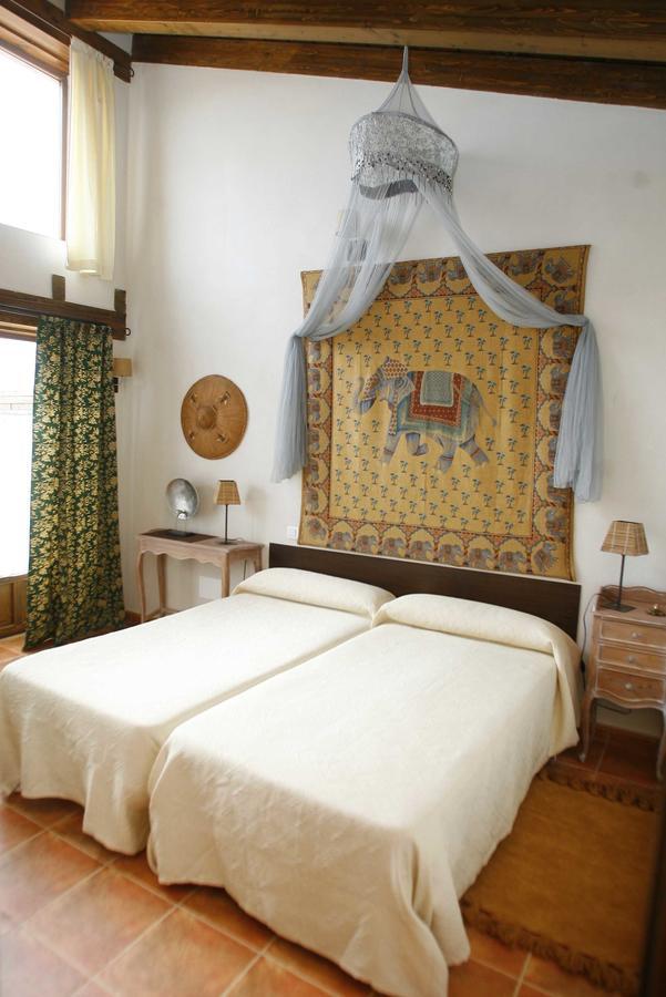 Puentedura Hotel Albergue Bioclimatico Sabinares Del Arlanza חדר תמונה